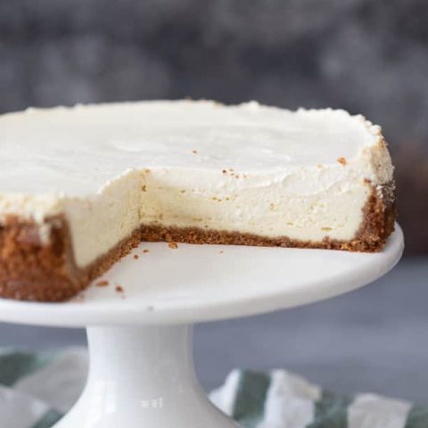 Classic Cheesecake with Sour Cream Topping