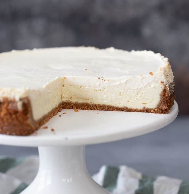 Classic Cheesecake with Sour Cream Topping