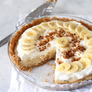 Banana Cream Pie with Graham Cracker Crust - The Baker Chick