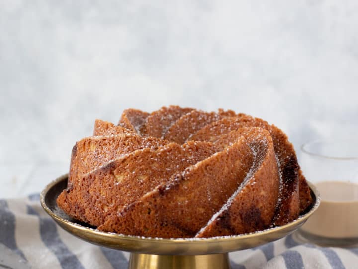 Heavy Speckled Cinnamon Brown & Cream Stoneware Bundt Cake Pan / Baker -  Ruby Lane