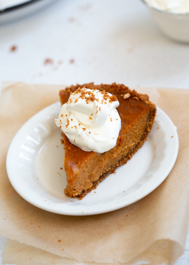 Pumpkin Pie with Graham Cracker Crust